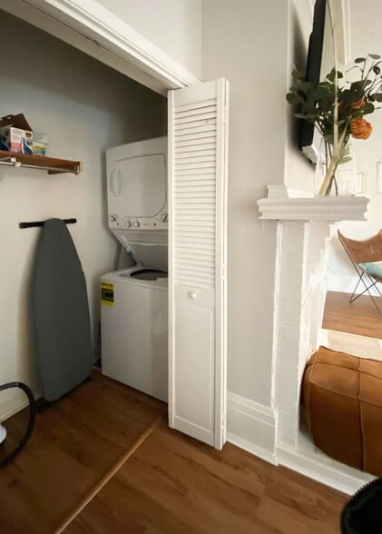 Building Photo - 5651 Ridge Ave