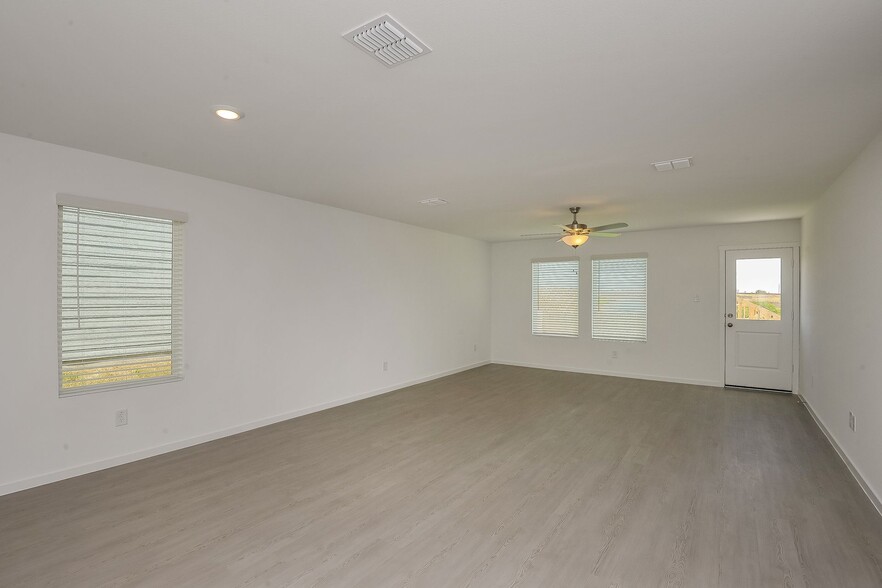 Building Photo - 2729 Mistwood Dr