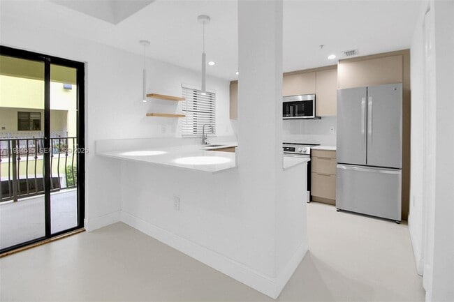 Building Photo - 3204 Bird Ave