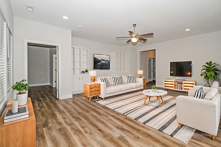 Building Photo - 1600 Carmelina Dr SE
