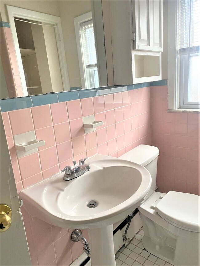 Building Photo - House for Rent in Folsom
