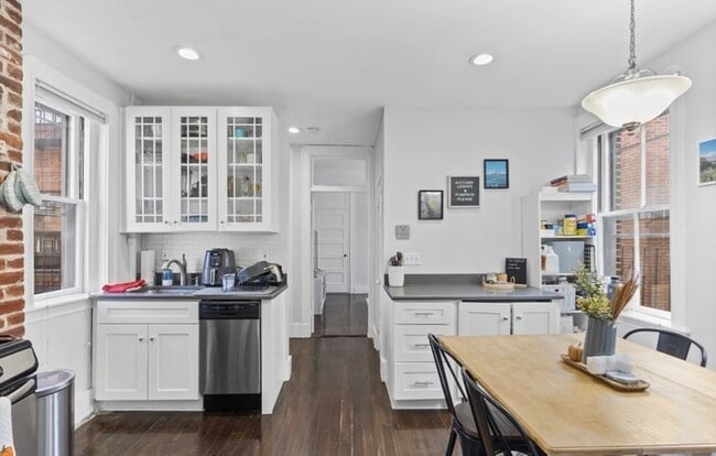 Building Photo - 73 Revere St