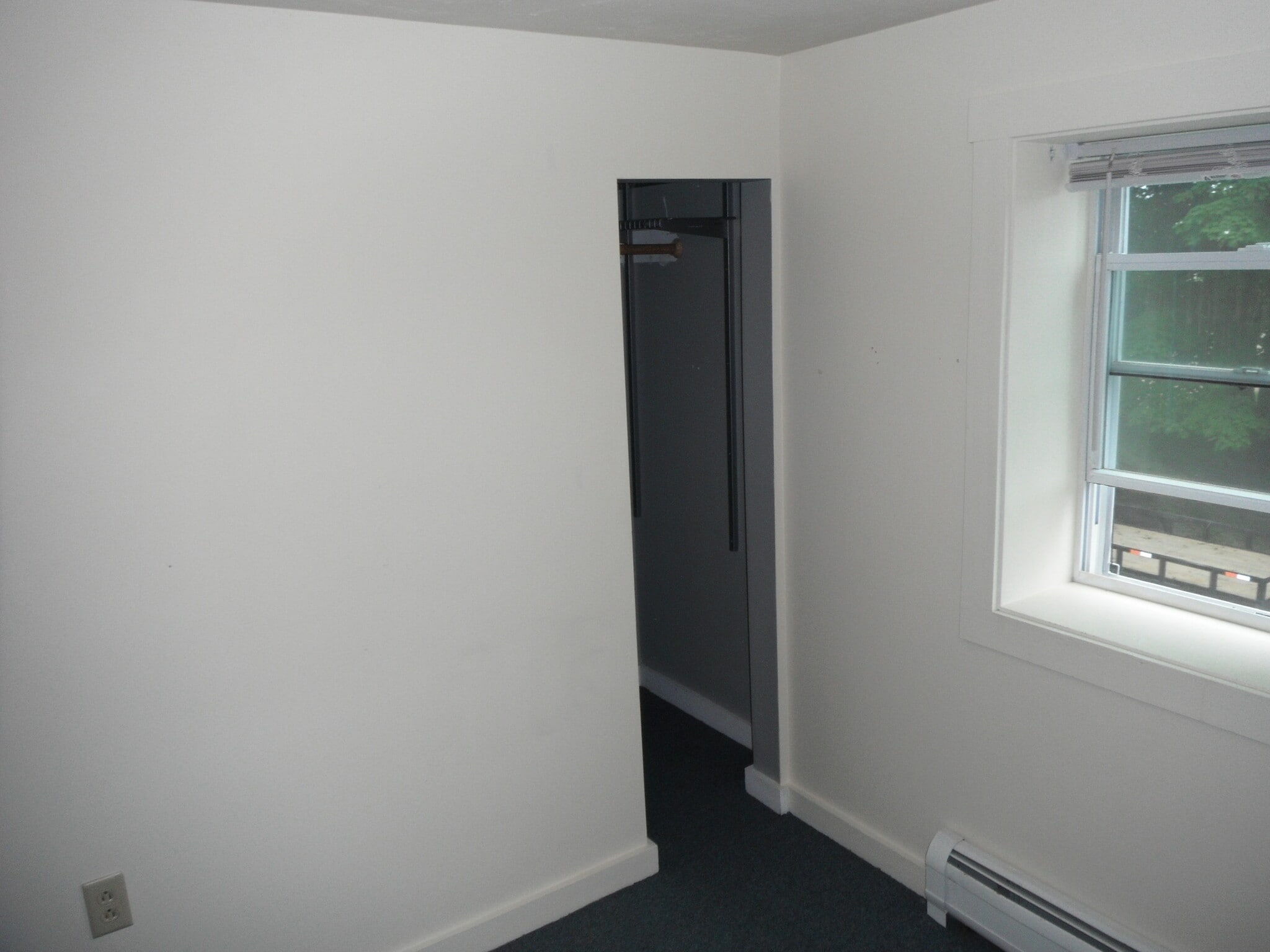 bedroom - 12 N River St