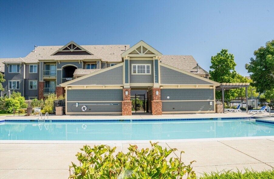 Building Photo - 804 Summer Hawk Dr