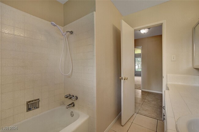 Building Photo - 5649 Sheila Ave