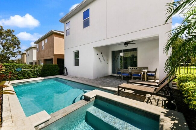 Building Photo - 350 Lasso Dr