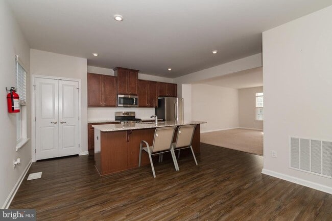 Building Photo - 6 Sparrow Cir