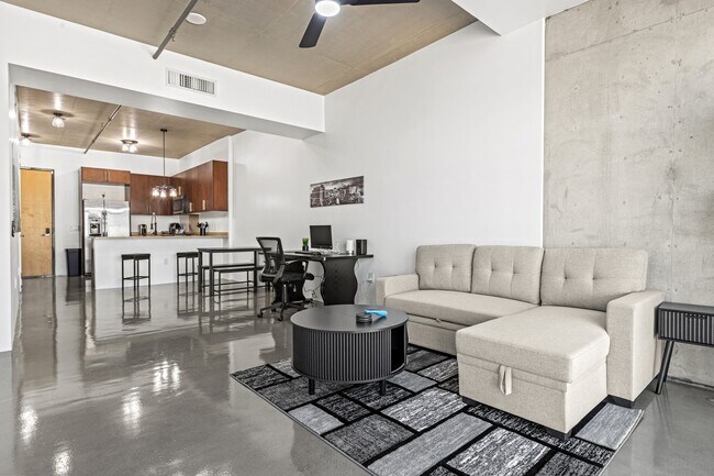 Building Photo - Furnished Juhl Condo w/ Balcony & City Views