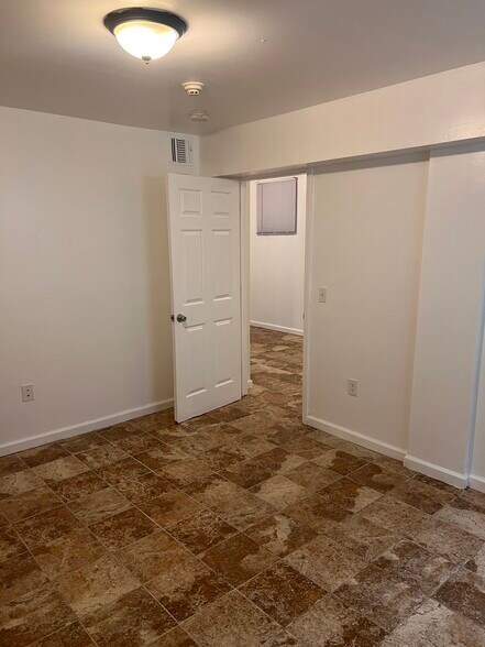 Building Photo - 163 Fair St