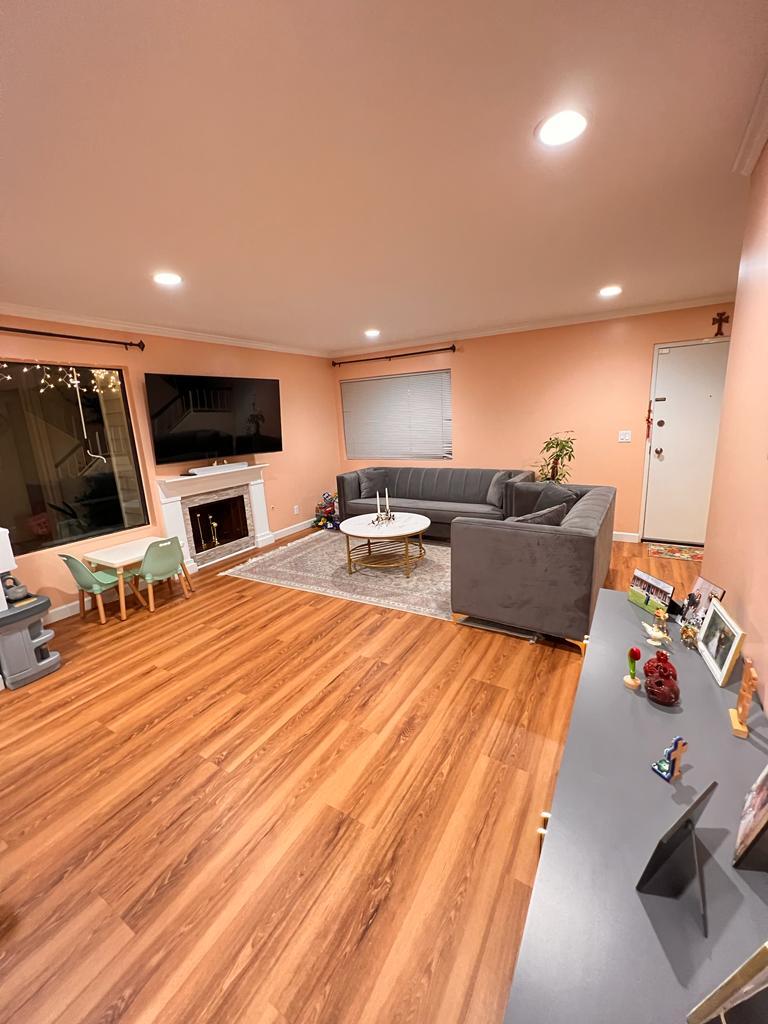 Building Photo - 10500 Sunland Blvd