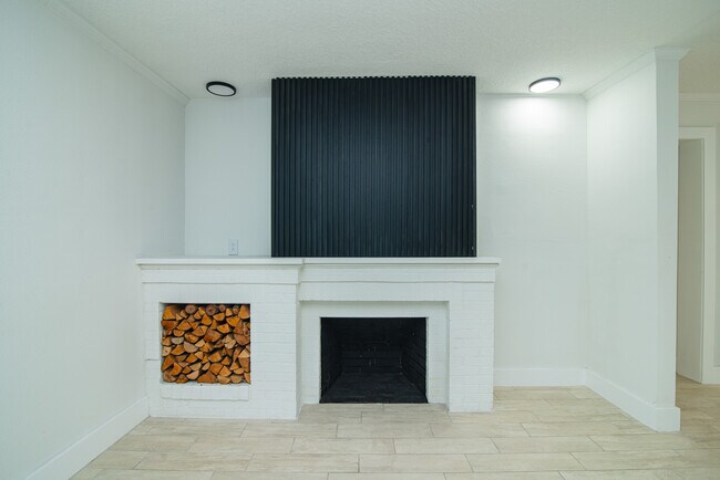Building Photo - 111 Zoratoa Ave