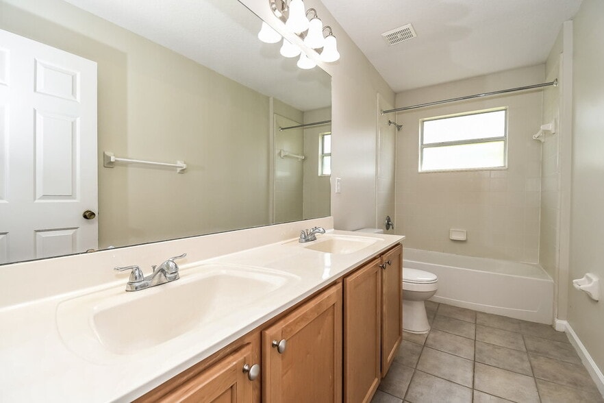 Building Photo - 732 Dewdrop Loop