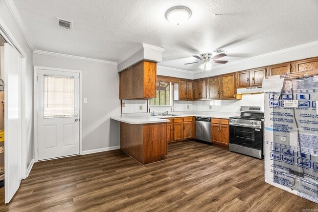 Building Photo - 19 Oak Forest Dr