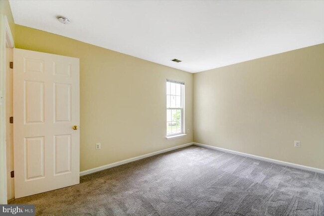 Building Photo - 240 Davis St