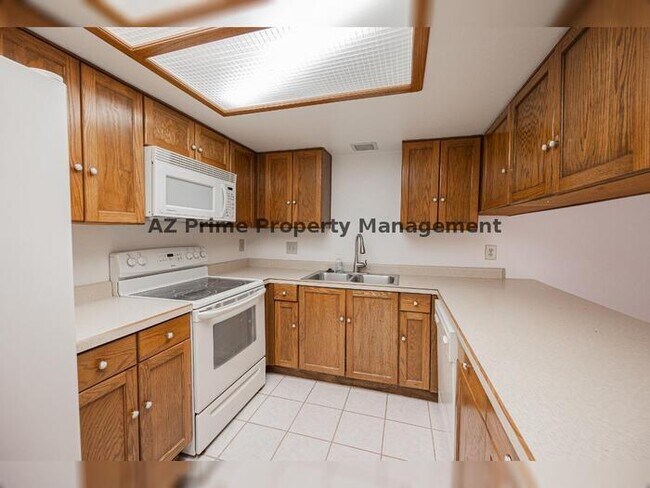 Building Photo - 5807 W Acoma Dr