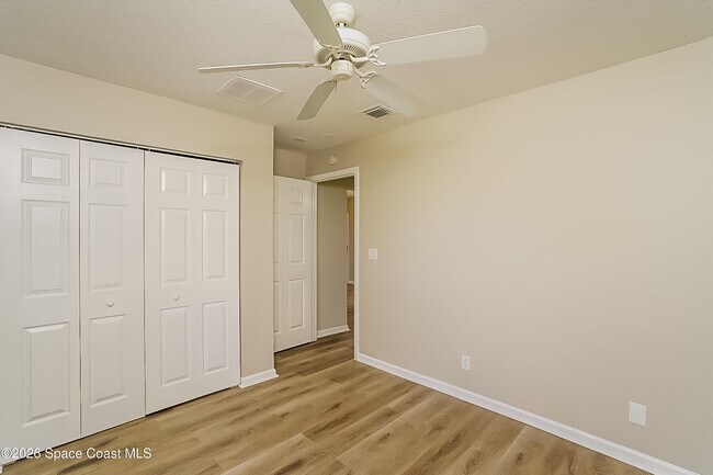 Building Photo - 1273 SW Curtis St