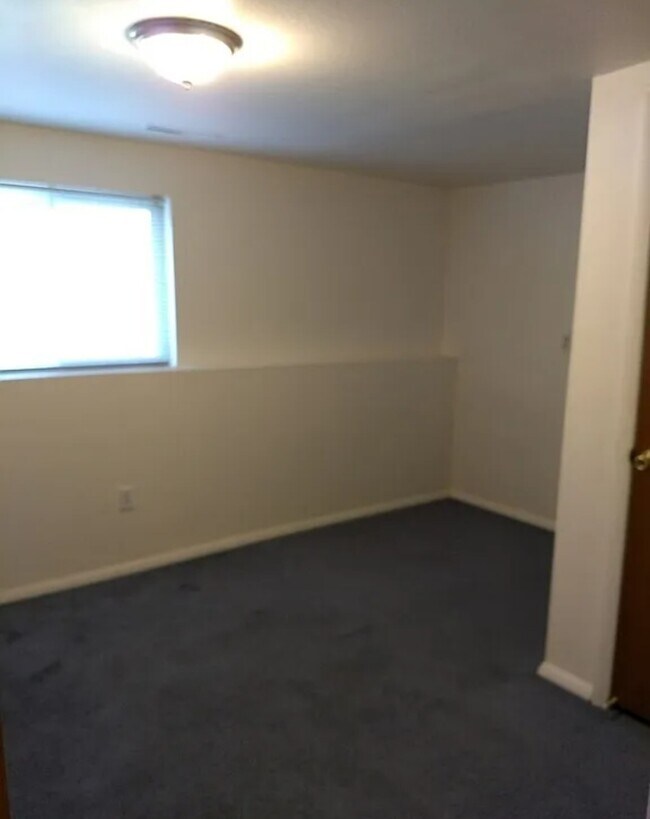 Building Photo - 2015 Chapel Hills Dr