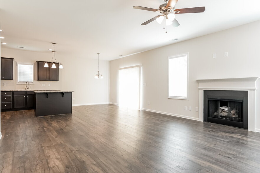 Building Photo - 244 Pearson Place