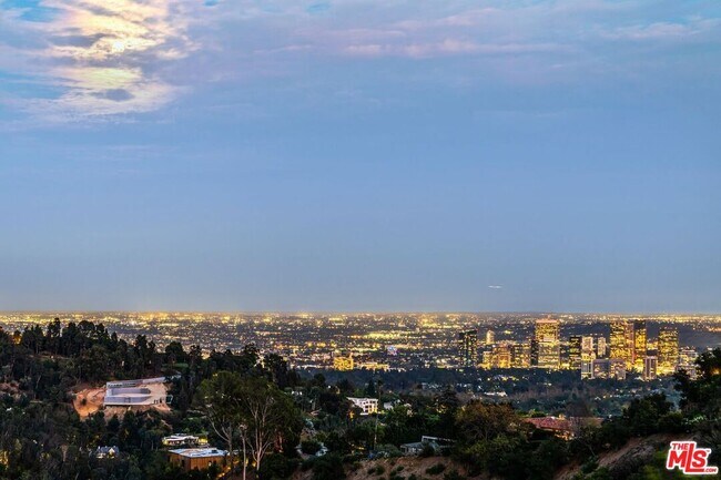 Building Photo - 1256 Stradella Rd