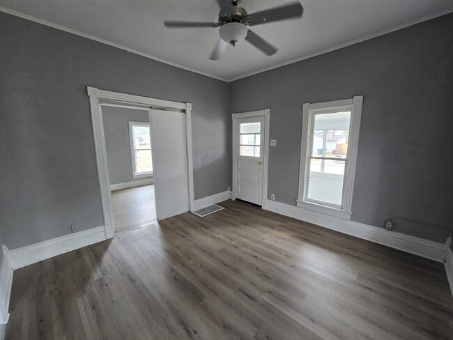 Building Photo - 714 W 1st St