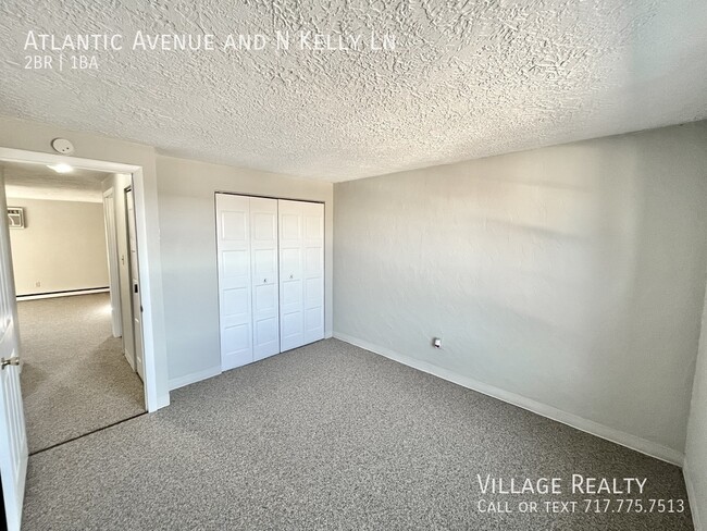 Building Photo - Newly-remodeled! Affordable 2-bed in Red L...