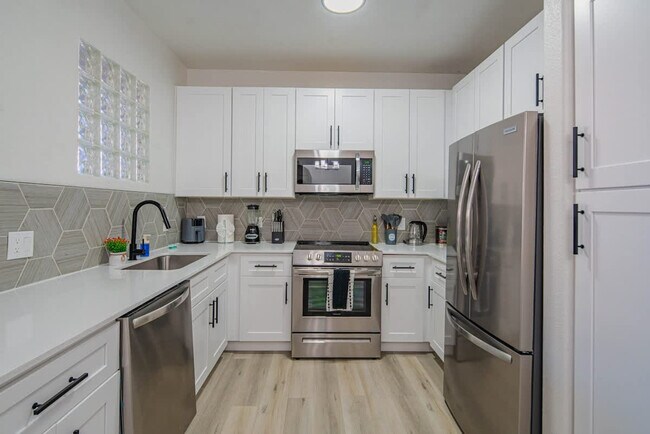 Building Photo - 7455 N 95th Ave