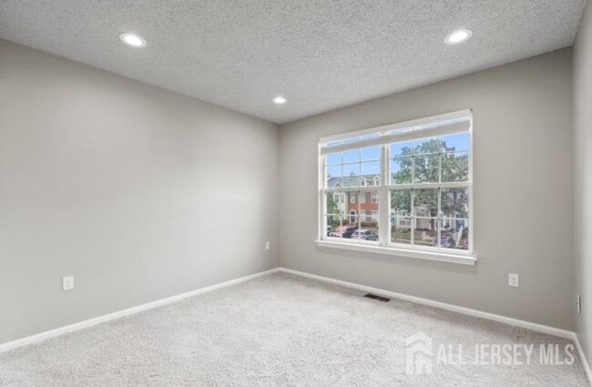Building Photo - 5 Diaz Ct