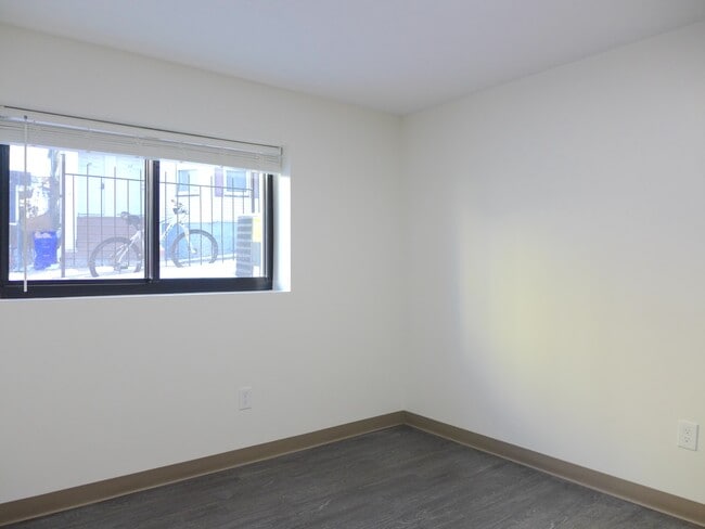 Building Photo - 11 Sachem St