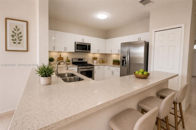 Building Photo - 935 SW 154th Path