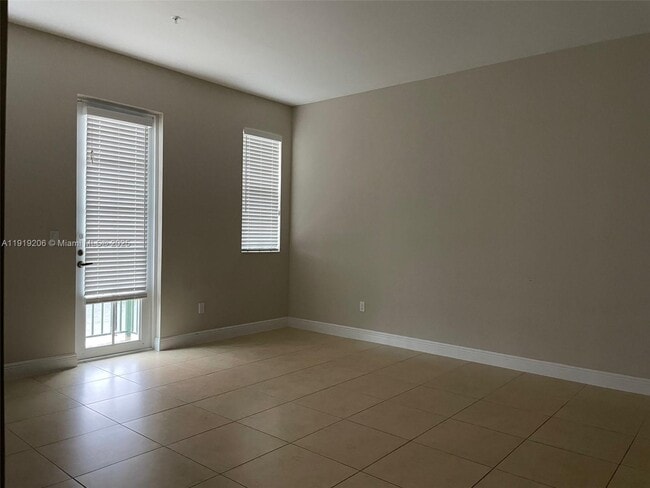 Building Photo - 2929 SW 119th Way