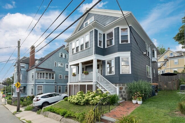 Building Photo - 69 Westmoreland St