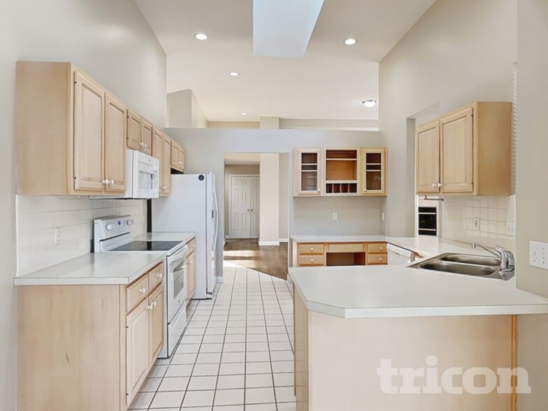 Building Photo - 3279 Wheaton Ct