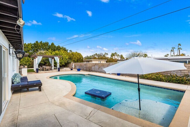 Building Photo - Sunnyside House with Pool in Palm Springs (Monthly Only - No Long Term)