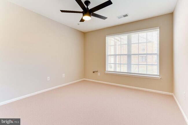 Building Photo - 1530 Spring Gate Dr.