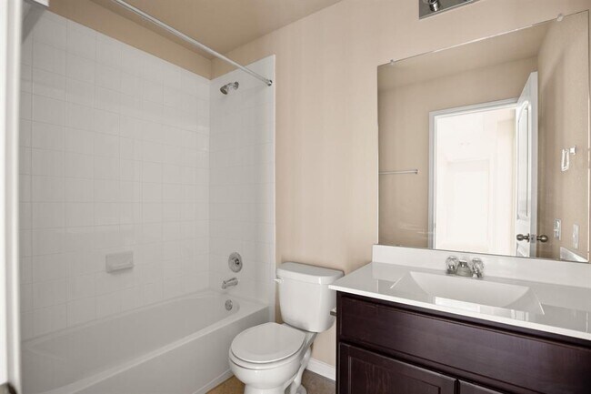 Building Photo - 1505 Maier Dr