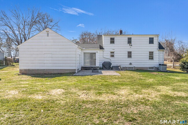 Building Photo - 466 High Hill Rd