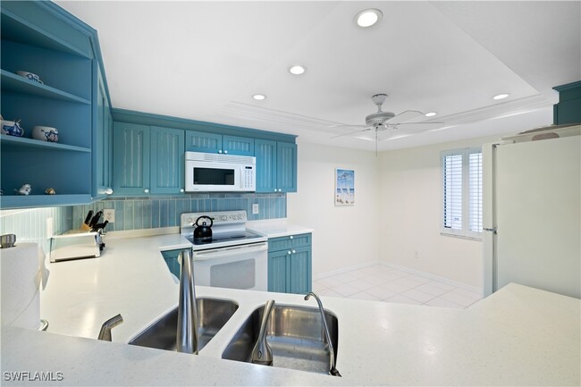 Building Photo - 565 Beachwalk Cir