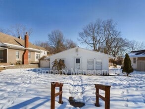 Building Photo - 1127 S Hocker Dr