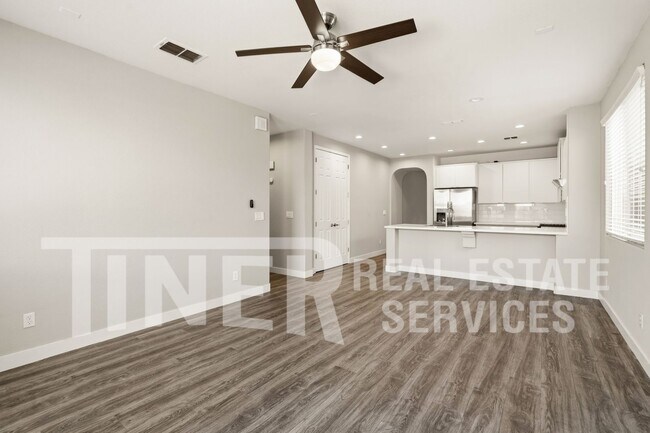 Building Photo - 1839 Dawnelle Way