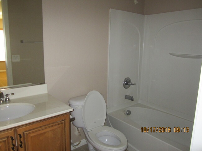 Building Photo - Great 2 story home on a cul-de-sac