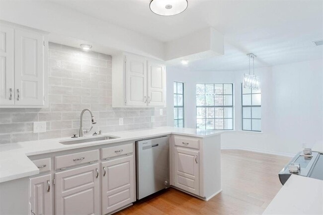 Building Photo - 7905 Lazy Brook Dr