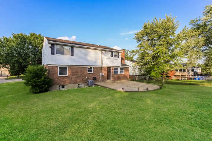 Building Photo - 3480 Meadowlark Dr