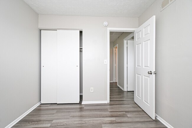 Building Photo - 10943 Birchridge Dr