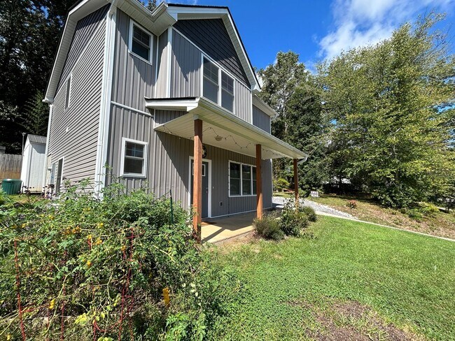 Building Photo - West AVL - 3/2 Contemporary Build Ready Now!