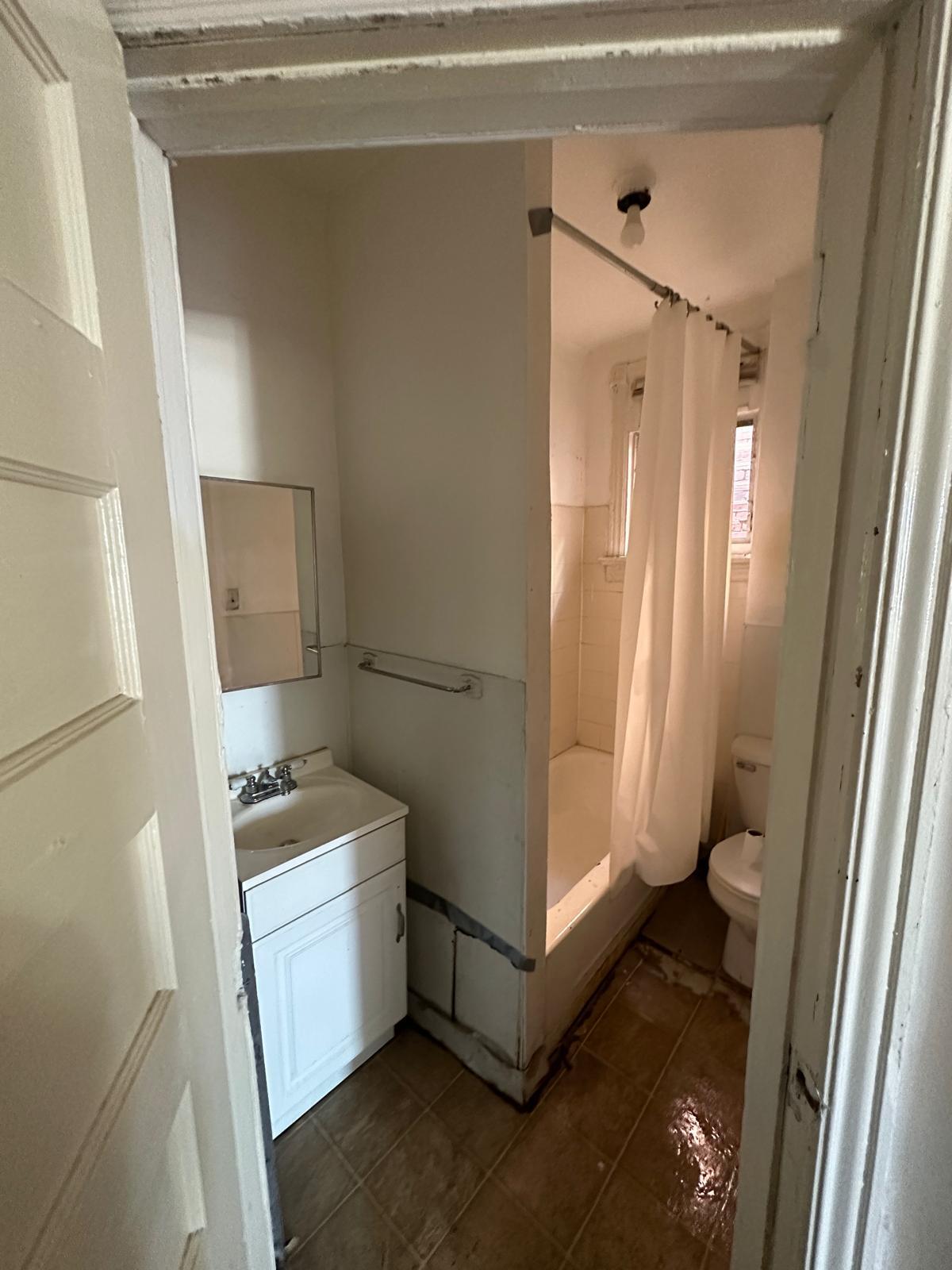 bathroom - 220 N 54th St