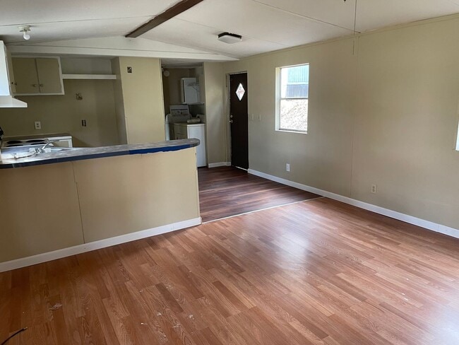 Building Photo - 33 Laurel Mountain MHP Dr