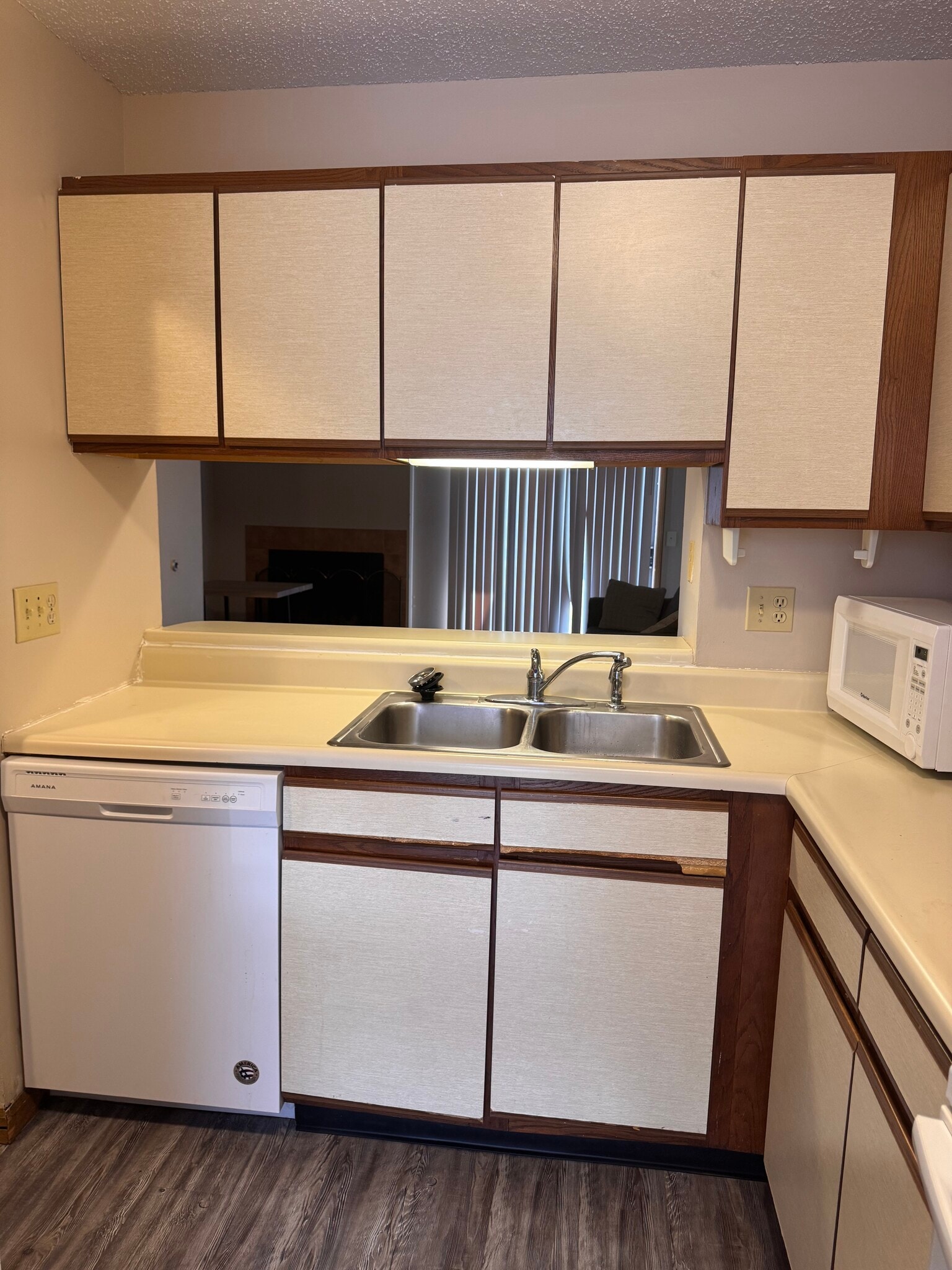 Building Photo - 700 N Adelaide St