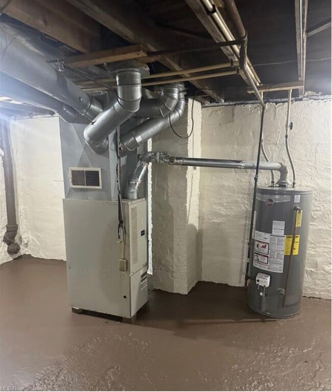 Building Photo - 3 Bedroom with Massive Primary Suite and Flexible Bonus Space