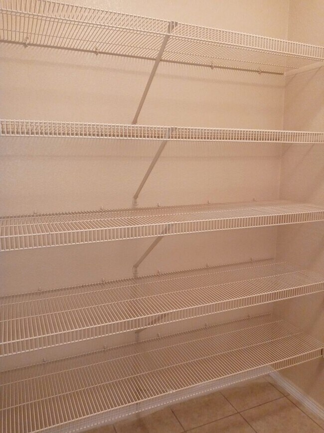 Building Photo - RIO RANCHO THREE BEDROOM