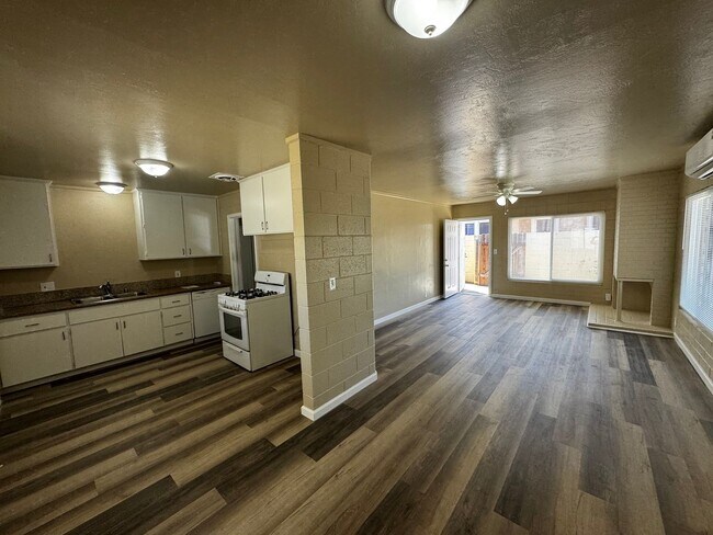 Building Photo - APPLY FOR THIS BEAUTIFUL HOME TODAY!